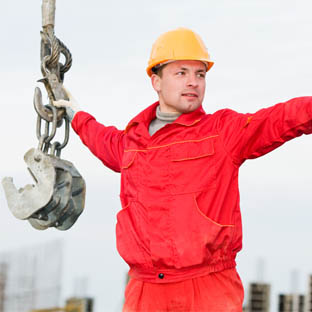 Aanslaan en verplaatsen van niet-kritieke lasten: rigging