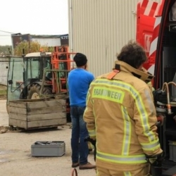 Fruitboer sterft onder heftruck