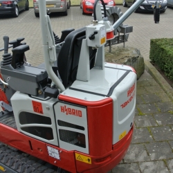 Takeuchi lanceert hybride minigraver